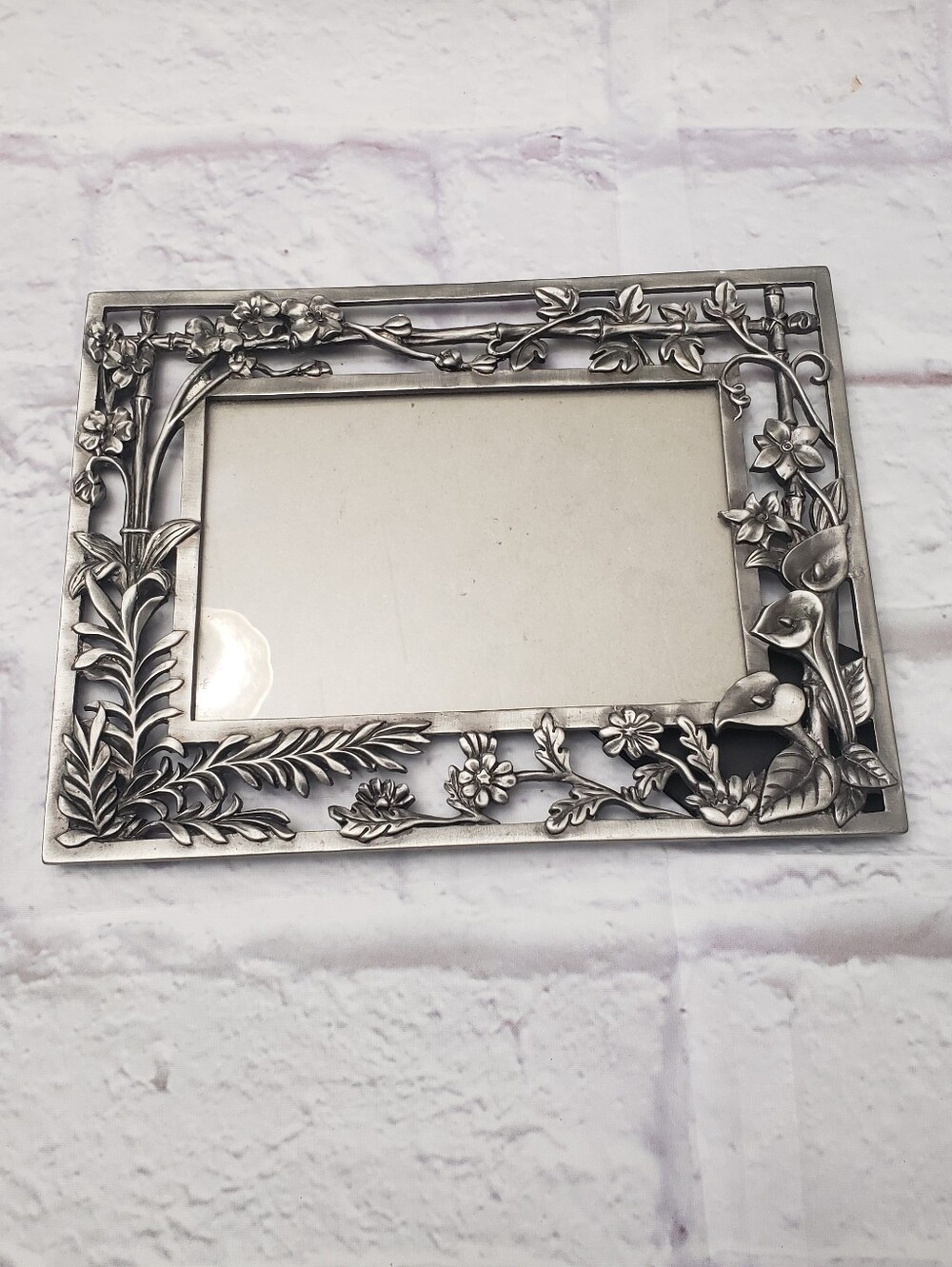 Pewter Art Nouveau Cutout Florals 4"×6" Easel-Back Picture Frame Calla Lily